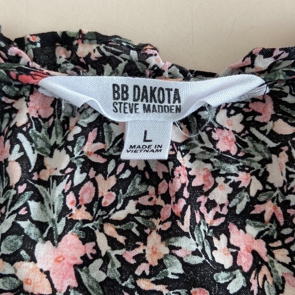 BB Dakota Steve Madden cotton sleeveless v neck ruffle sleeve blouse - Picture 3 of 4